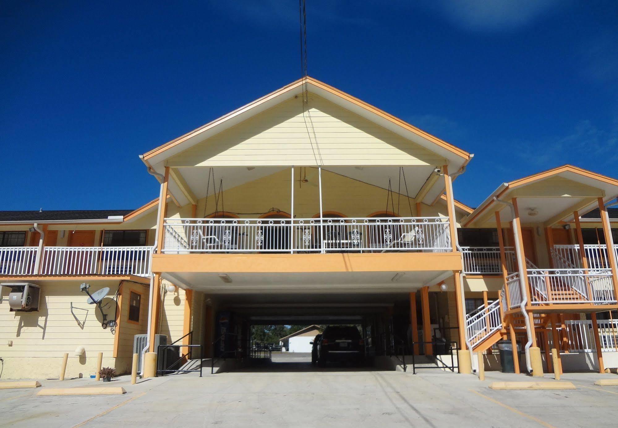 Antlers Inn Goliad Exterior photo