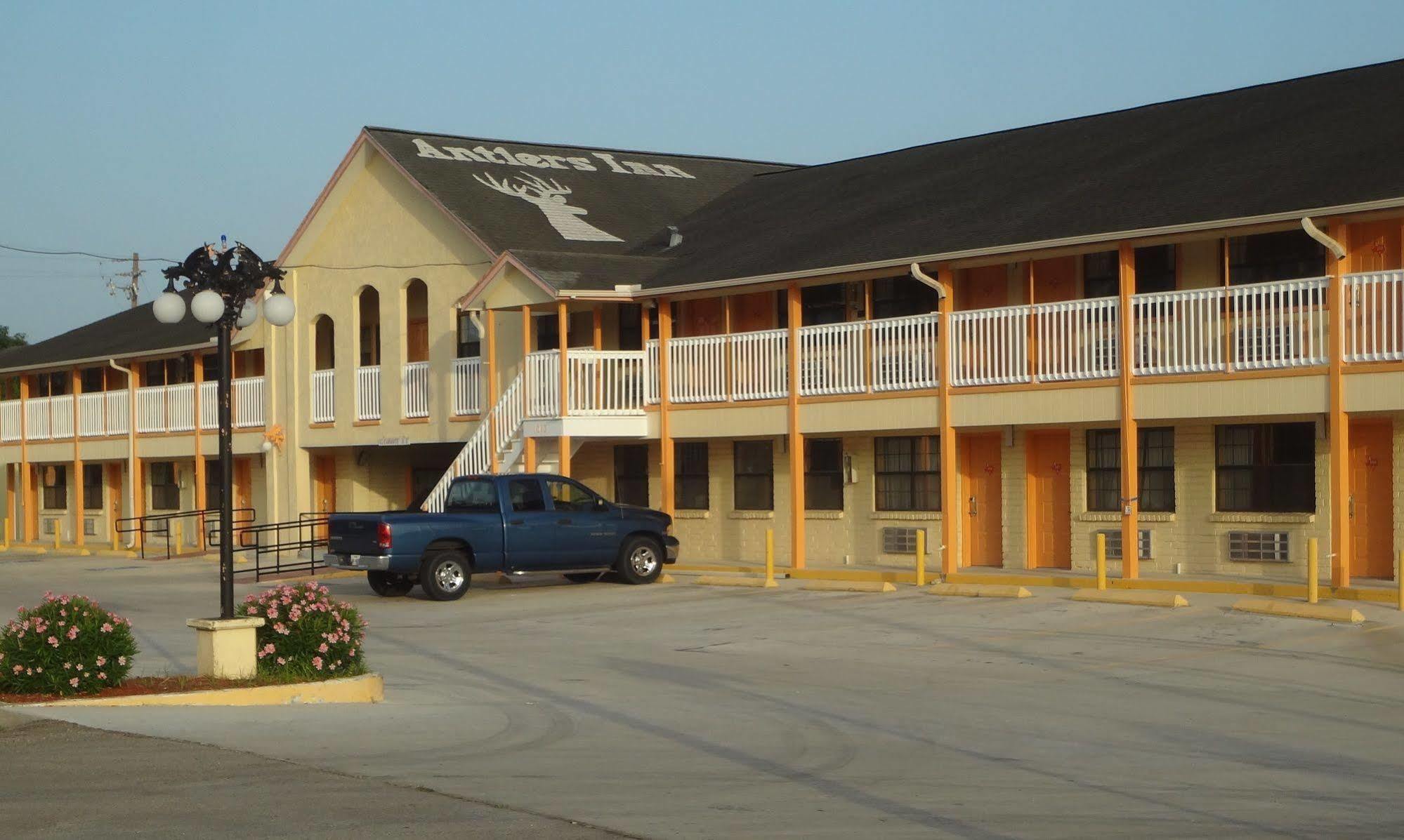 Antlers Inn Goliad Exterior photo