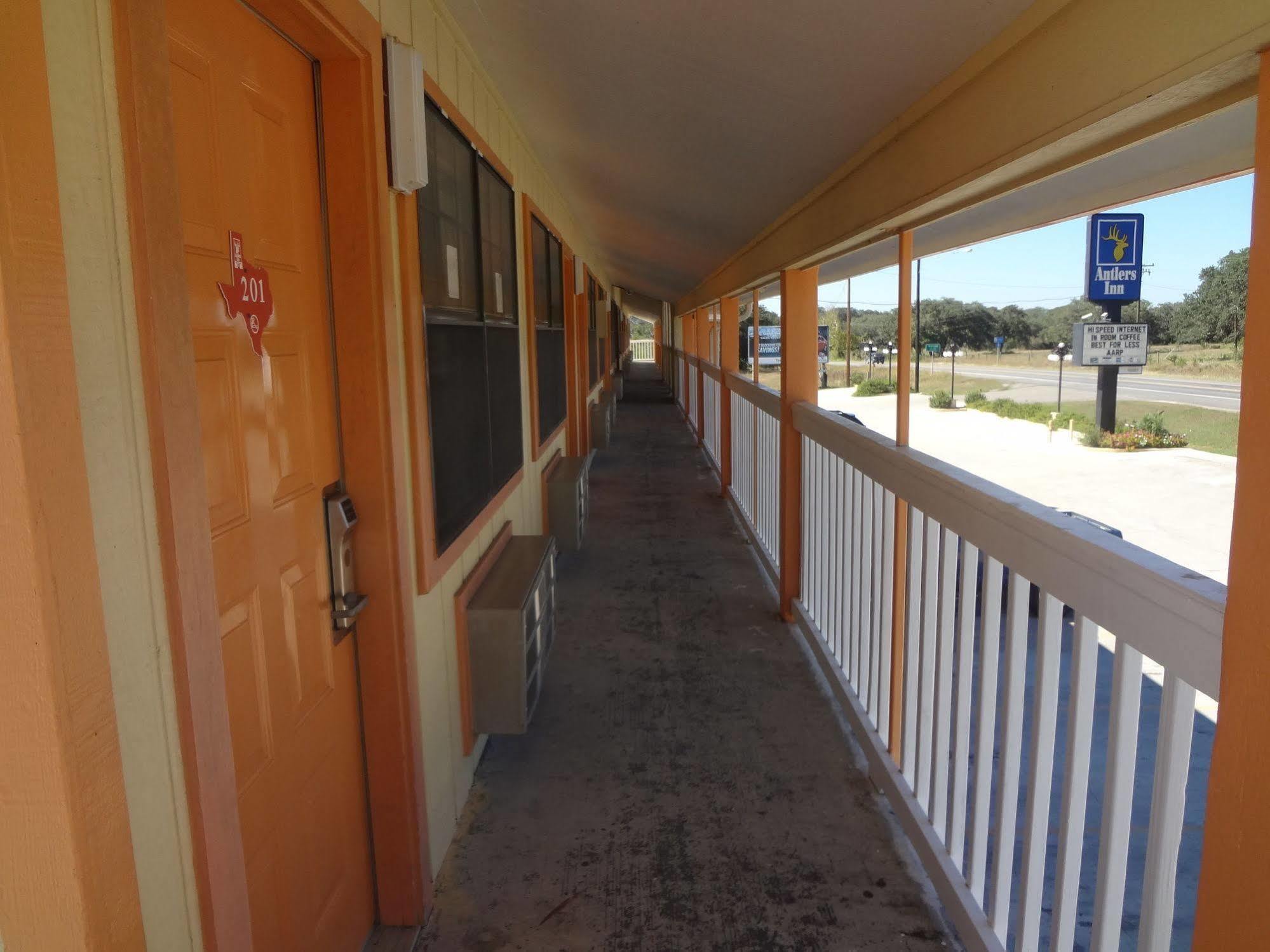 Antlers Inn Goliad Exterior photo